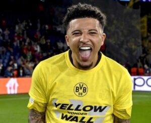 Quem usa a camisa 10 do Borussia Dortmund?